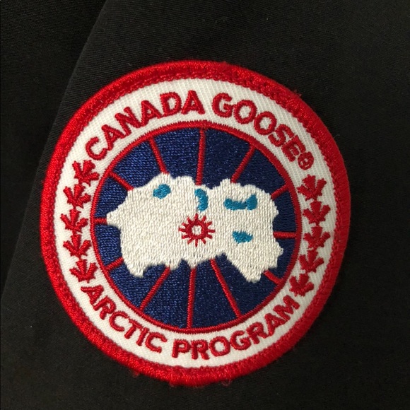 Canada Goose Whistler Parka XS - Dry Cleaned at Canada Goose with Pink Tag - Picture 6 of 9